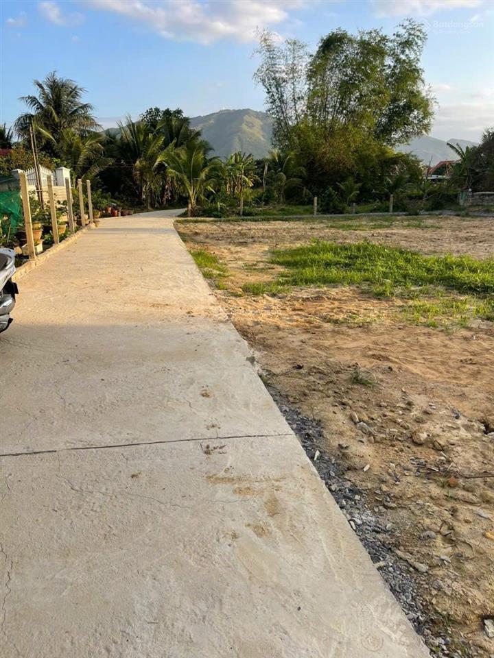 Chính chủ gửi bán lô đất đẹp đường bê tông 4m tại vạn ninh  khánh hòa