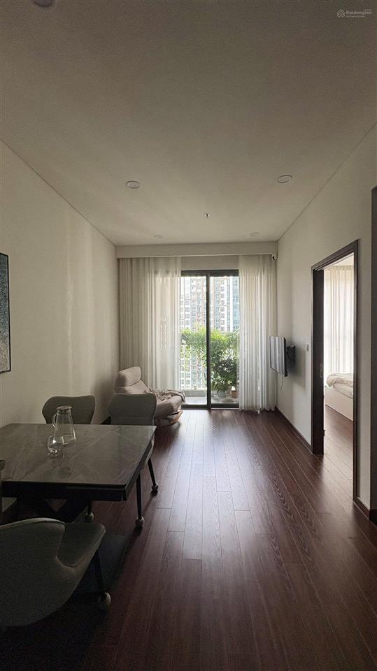Cho thuê căn hộ 1pn+ 47,2m2 tòa h3 masteri water tầng cao, đã có nội thất