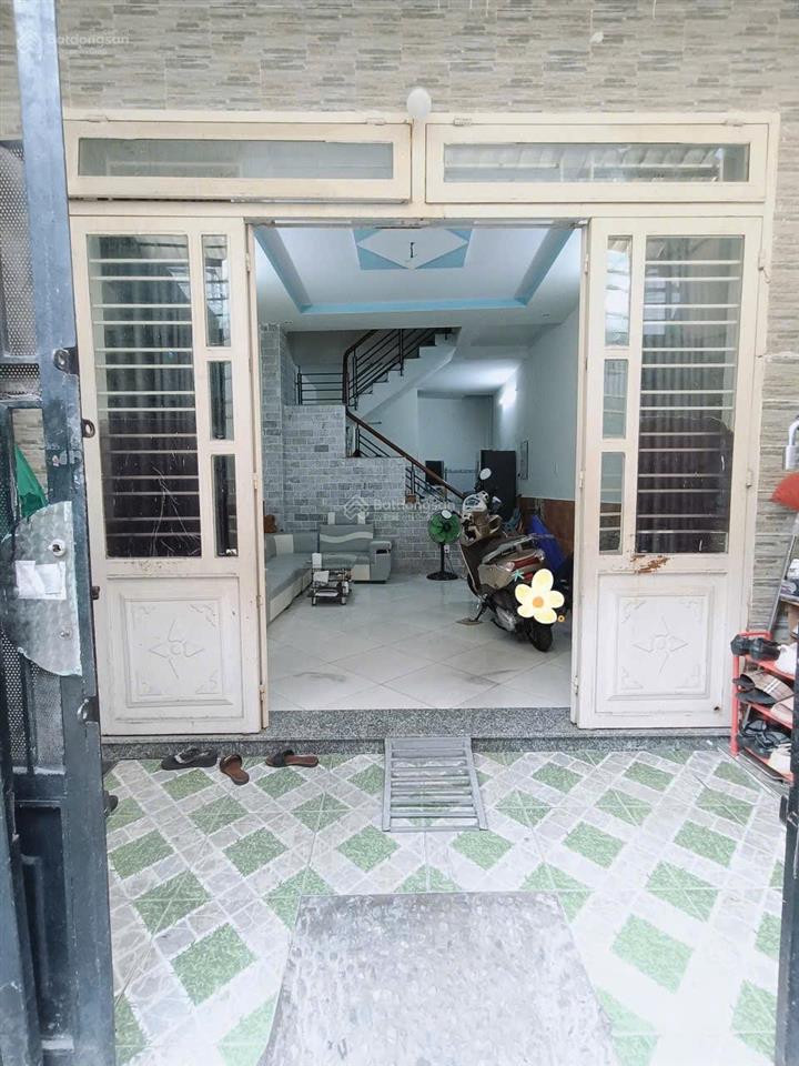 Bán nhà miếu bình đông gần ngã 4 bốn xã, 4x10m, đang cho thuê 8tr/tháng
