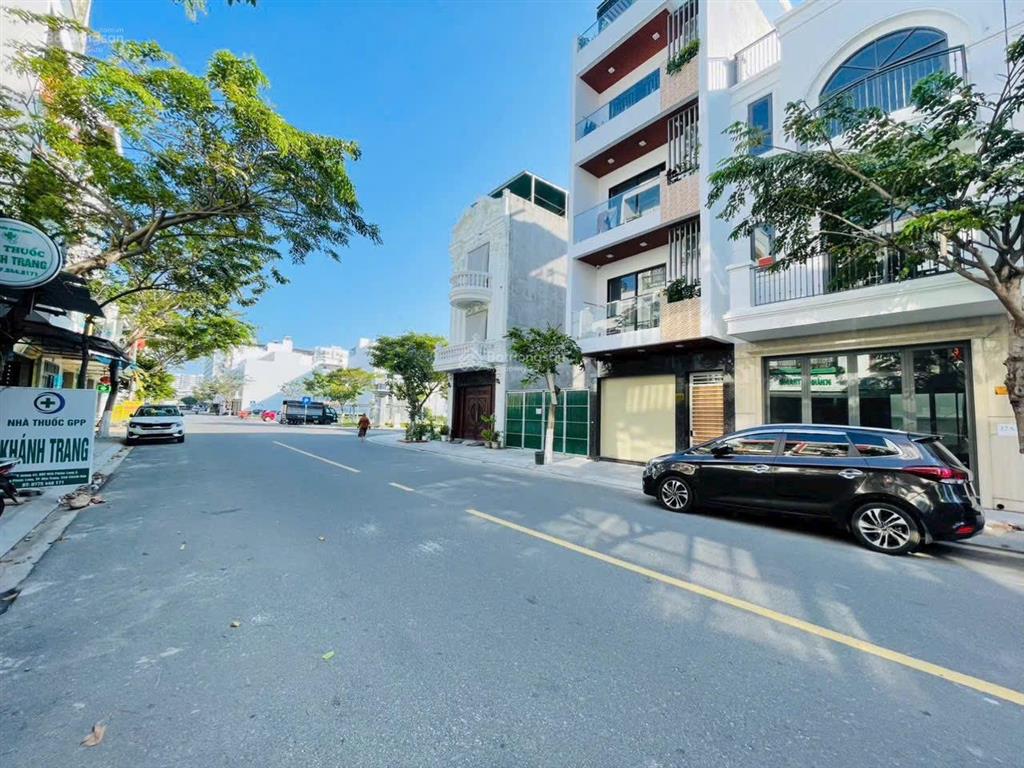 Nhà 4 tầng ngang 8,3m phố tây nguyễn thiện thuật giá tốt