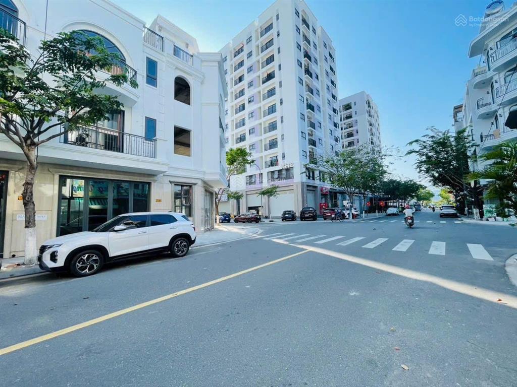 Nhà 4 tầng ngang 8,3m phố tây nguyễn thiện thuật giá tốt