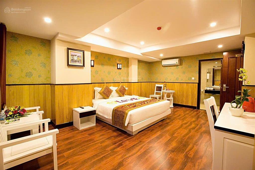 Bán khách sạn tại phường nha trang (lộc thọ cũ), 17 tầng 1 tum, 77 phòng ngủ, gần biển