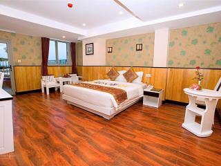 Bán khách sạn tại phường nha trang (lộc thọ cũ), 17 tầng 1 tum, 77 phòng ngủ, gần biển