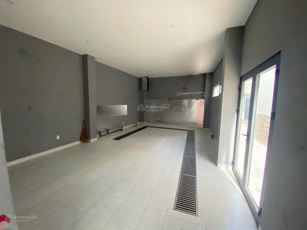 Nhà 2 mặt tiền trần quang khải cách biển 250m  dt 164m2, giá tốt