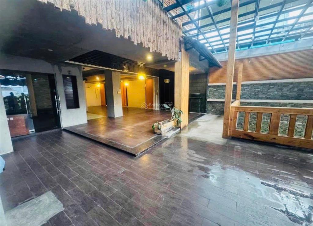 Bán nhà hàng khu bàn cờ chỉ việc vào kinh doanh  lê đại hành