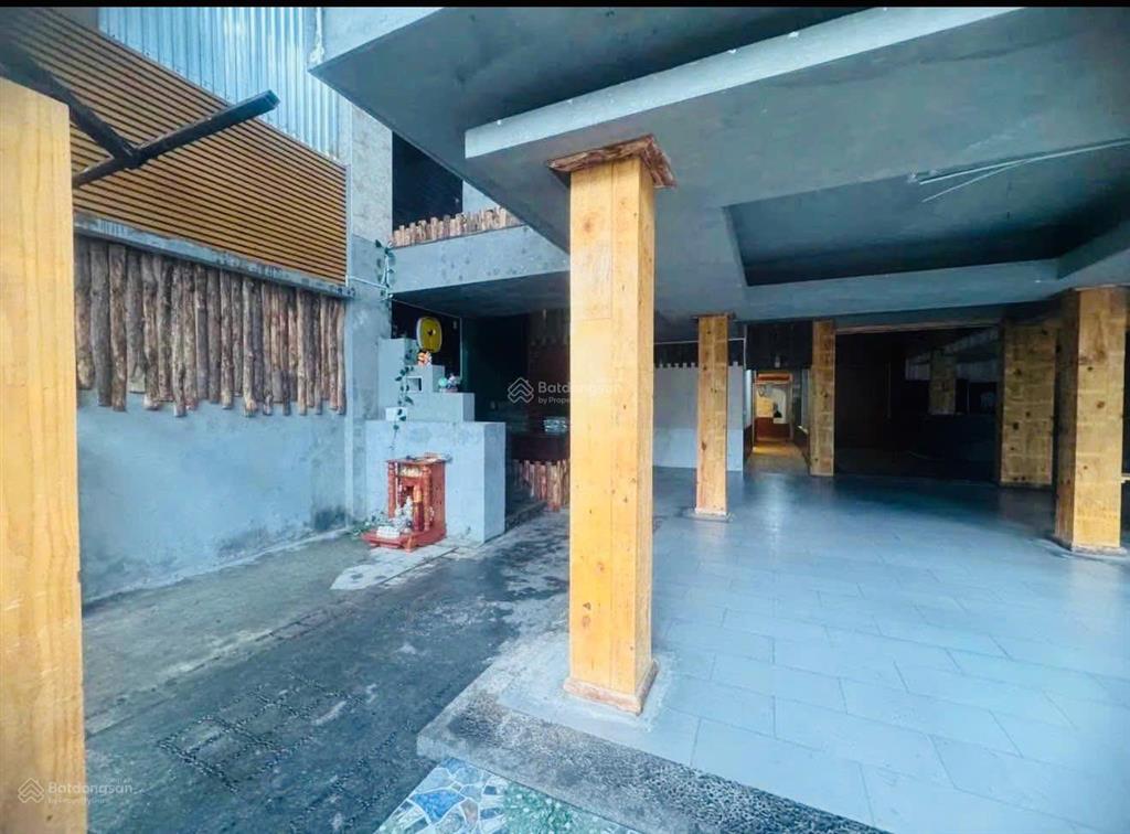 Bán nhà hàng khu bàn cờ chỉ việc vào kinh doanh  lê đại hành