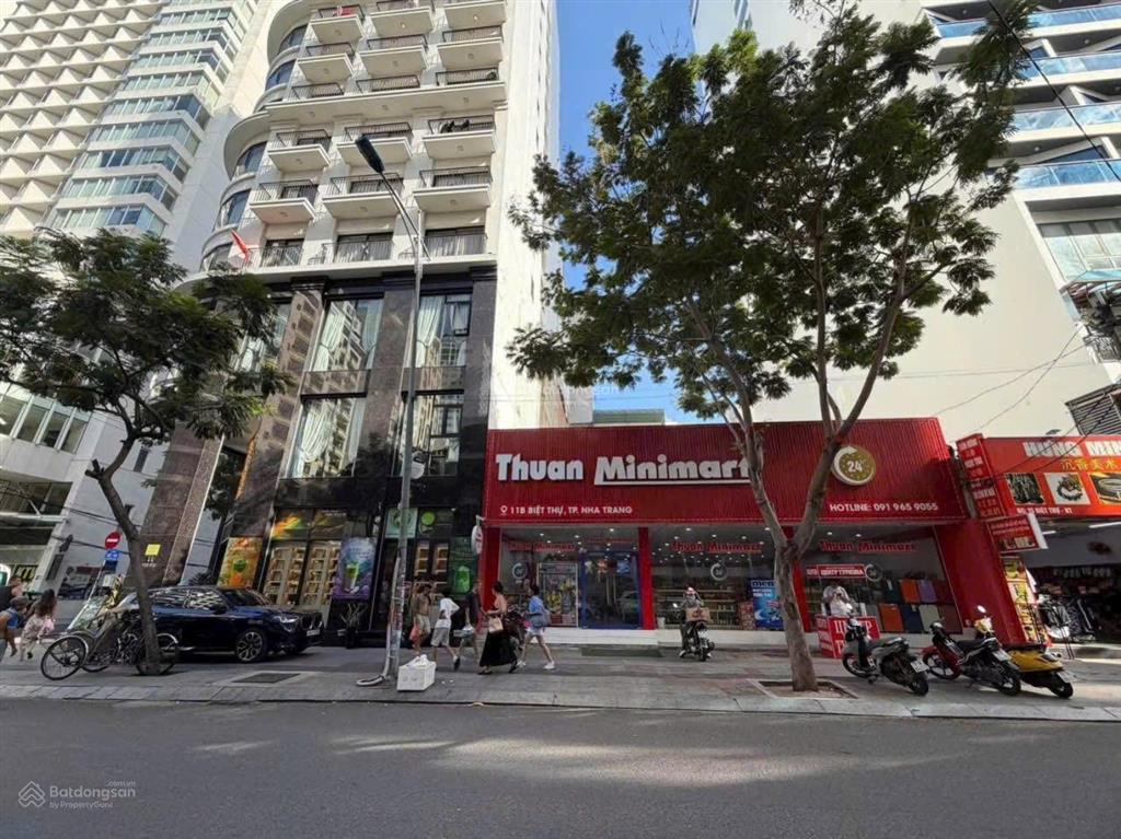 Quỹ đất lớn mặt tiền biệt thự trung tâm phố tây nha trang giá tốt