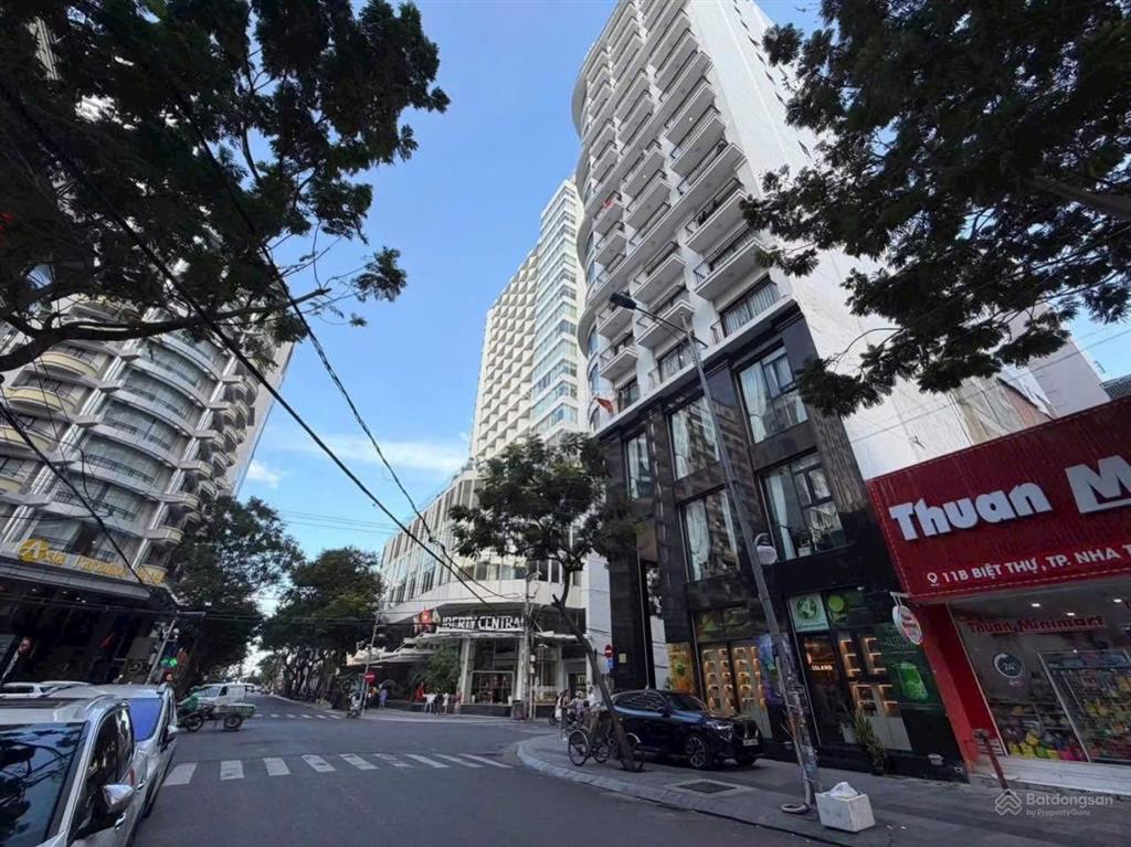 Quỹ đất lớn mặt tiền biệt thự trung tâm phố tây nha trang giá tốt