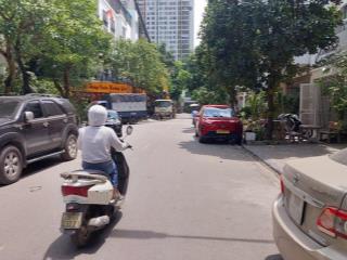 Giảm 3 tỷ bán nhanh lk văn phú 90m, nhìn công viên , kd, 17 tỷ