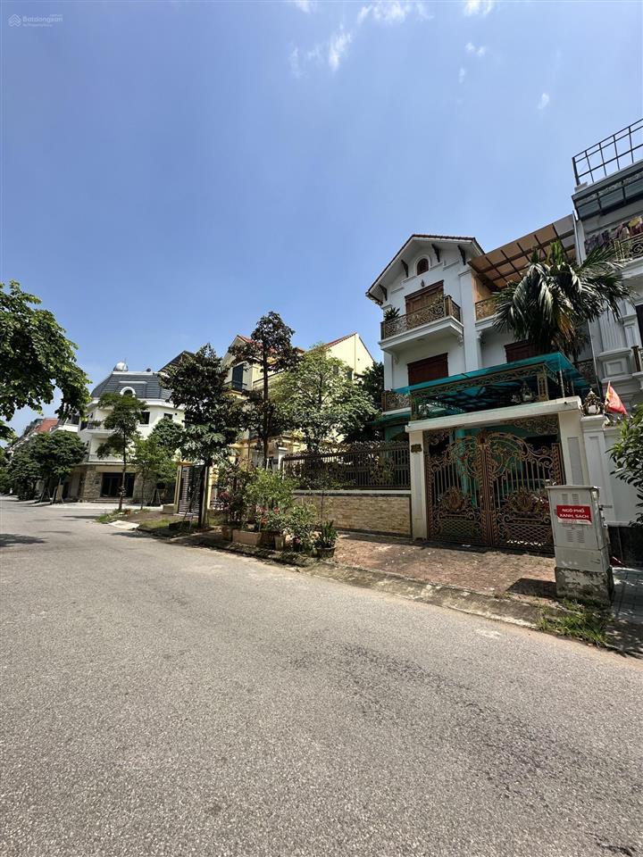 Giảm 8 tỷ bán gấp biệt thự vườn hồng phú lương 240m giá 3x tỷ nhỉnh.