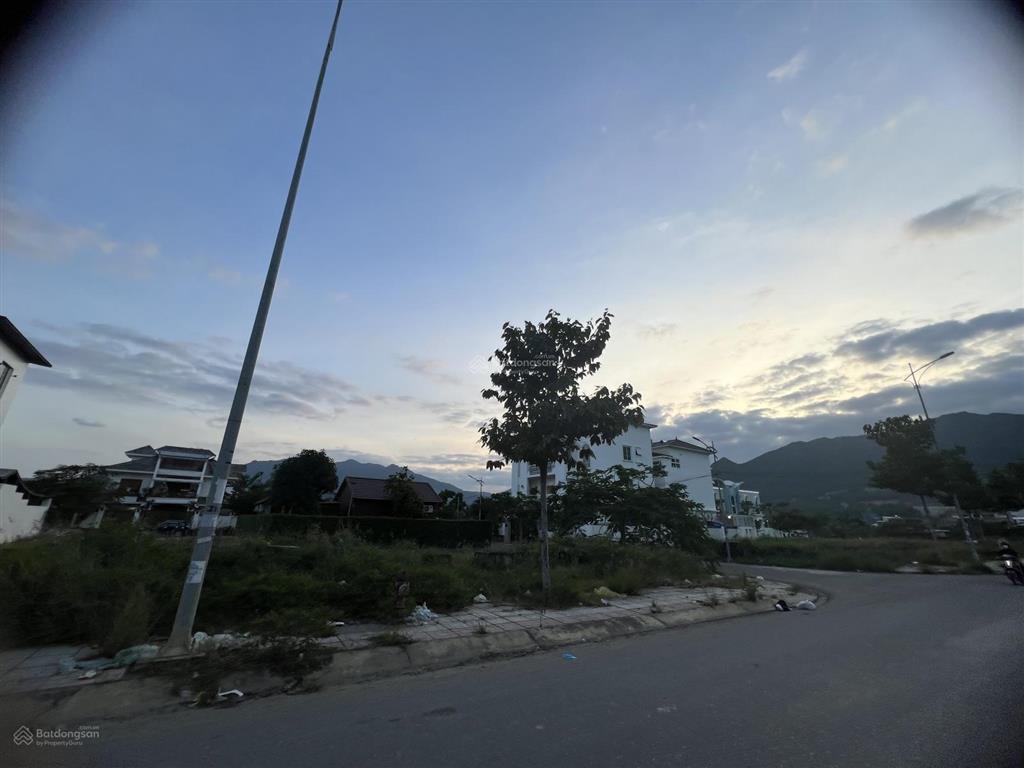 Chính chủ bán lô liền kề 100m ven sông tắc khu biệt lập đẳng cấp