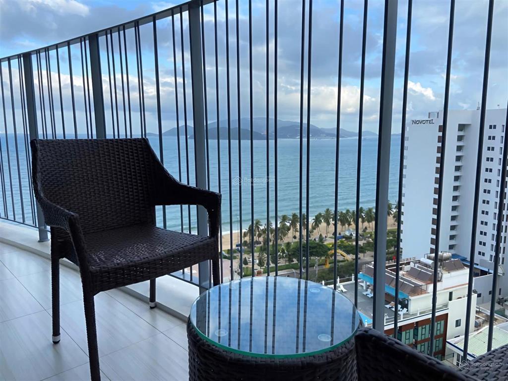 Chính chủ panorama view biển 2tỷ450, view phố 1tỷ5, xéo biển 2tỷ. quảng trường đẹp nha trang