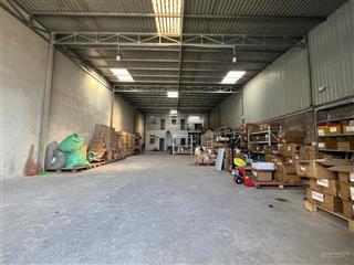 Cho thuê kho 300m2 sạch sẽ có văn phòng, 3 pha tại kdc đông an, tân đông hiệp  dĩ an