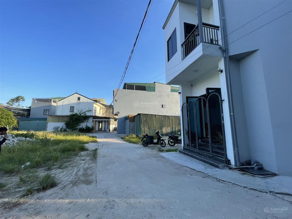 Đất hưng lộc  ngay sát dự án entiz  đường thông thoáng gần trường học chợ  lối 2 trần thánh tông