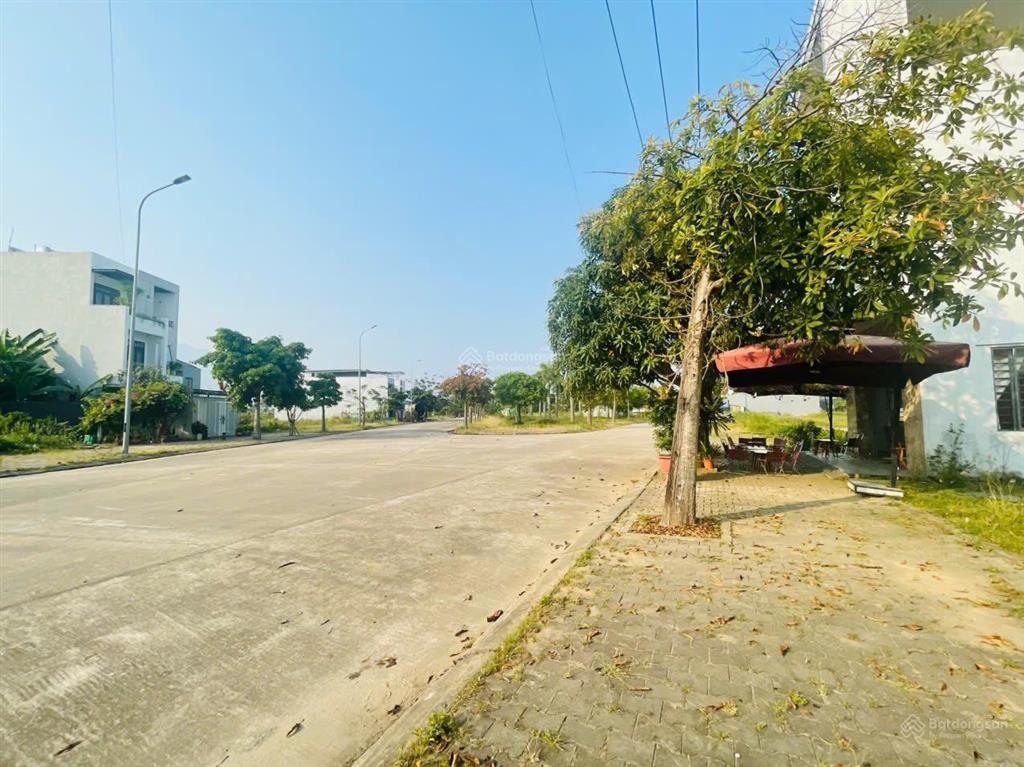 Đất đường 15m khu vệt 50m nguyễn tất thành nối dài, đối diện công viên, kẹp lối thoát hiểm 1m