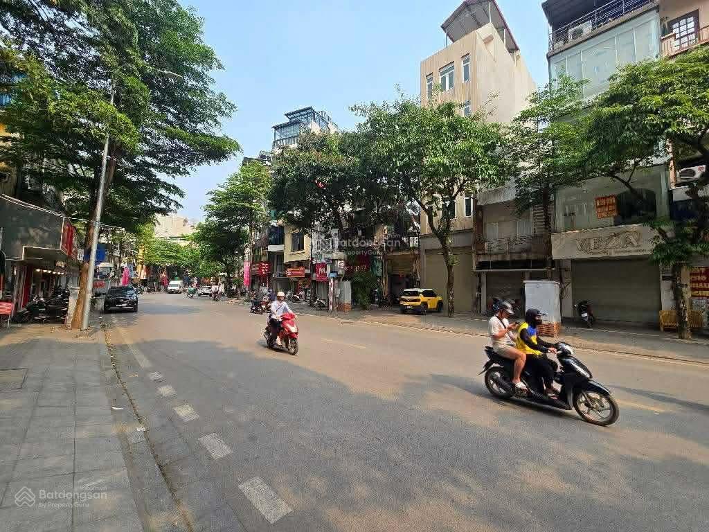 Cho thuê sàn văn phòng mặt phố khâm thiên, 100m thiết kế chuẩn văn phòng, thang máy, 15tr.