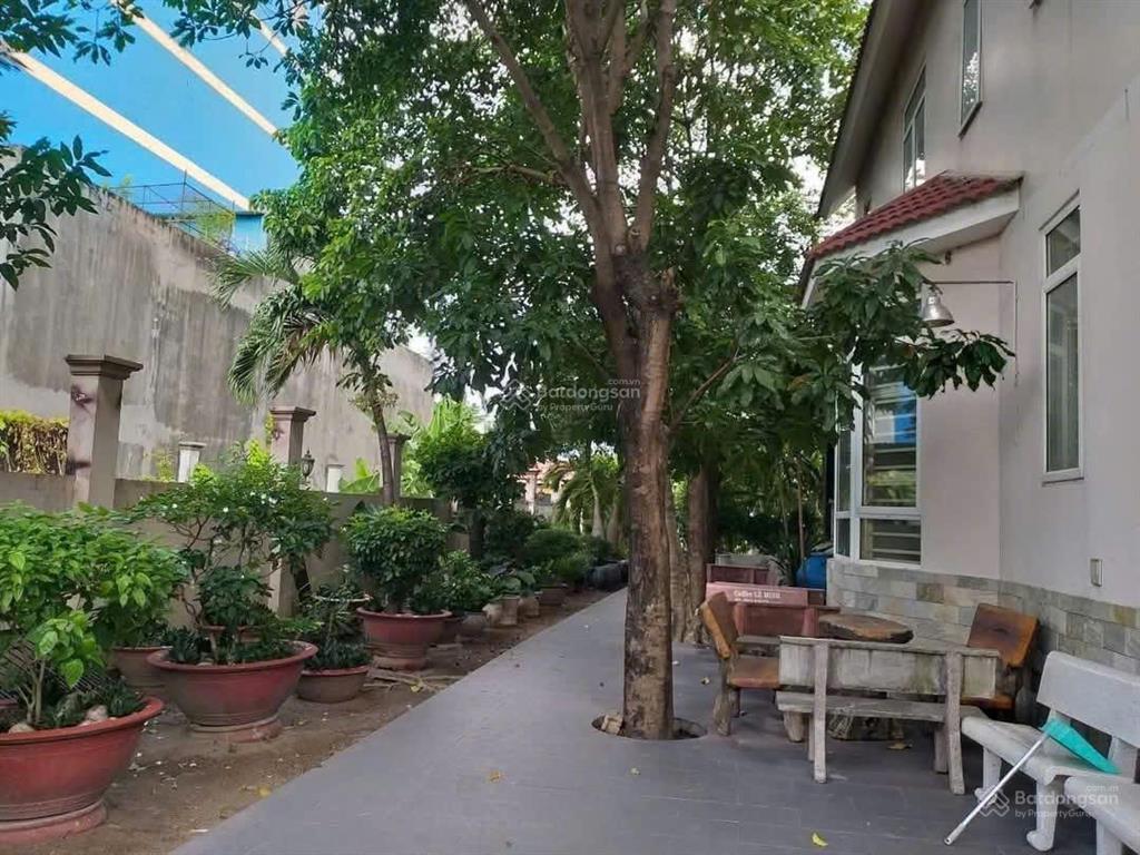 Bán biệt thự vườn 1100m2 . mặt tiền đường lê thị riêng, phường thới an. quận 12.  0902 702 ***
