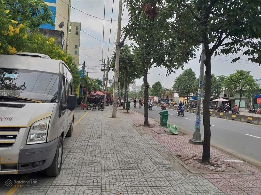 Bán biệt thự vườn 1100m2 . mặt tiền đường lê thị riêng, phường thới an. quận 12.  0902 702 ***