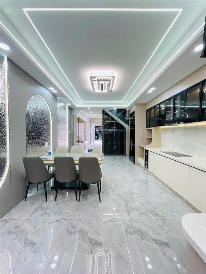 Nhà phố xây mới sau căn mặt tiền đường 8m có lề. dt 4 x18m xây 4 tầng có thang máy lâm thị hố