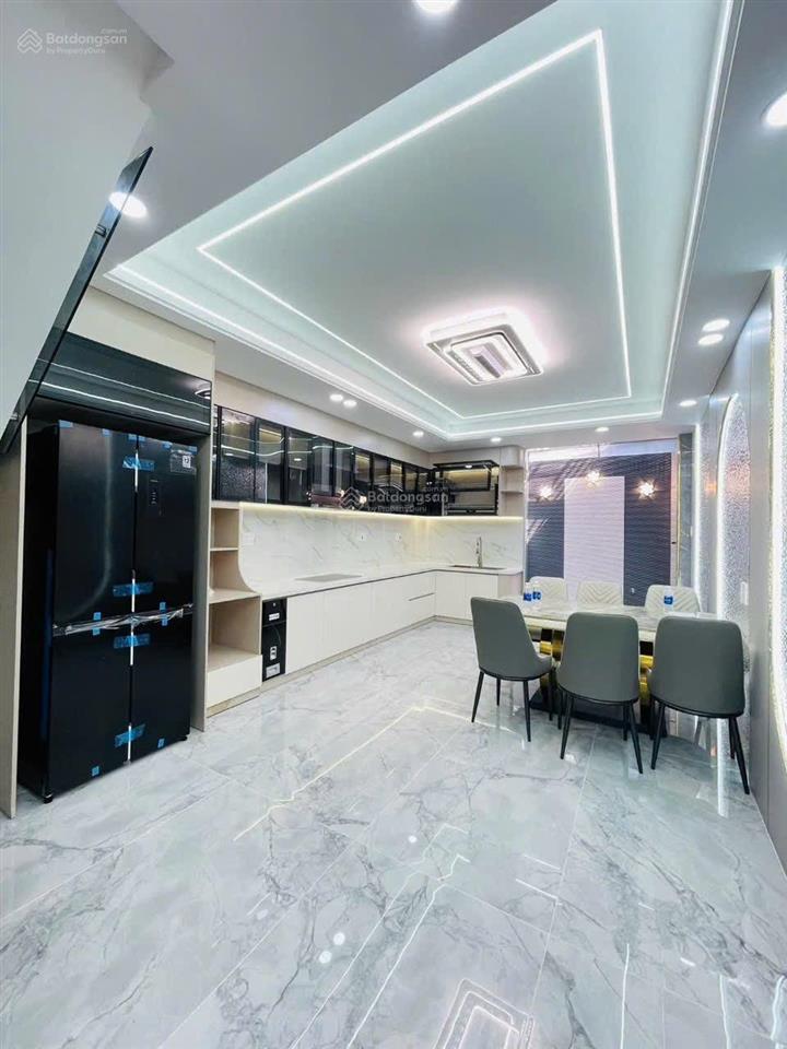 Nhà phố xây mới sau căn mặt tiền đường 8m có lề. dt 4 x18m xây 4 tầng có thang máy lâm thị hố