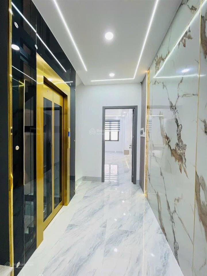 Nhà phố xây mới sau căn mặt tiền đường 8m có lề. dt 4 x18m xây 4 tầng có thang máy lâm thị hố