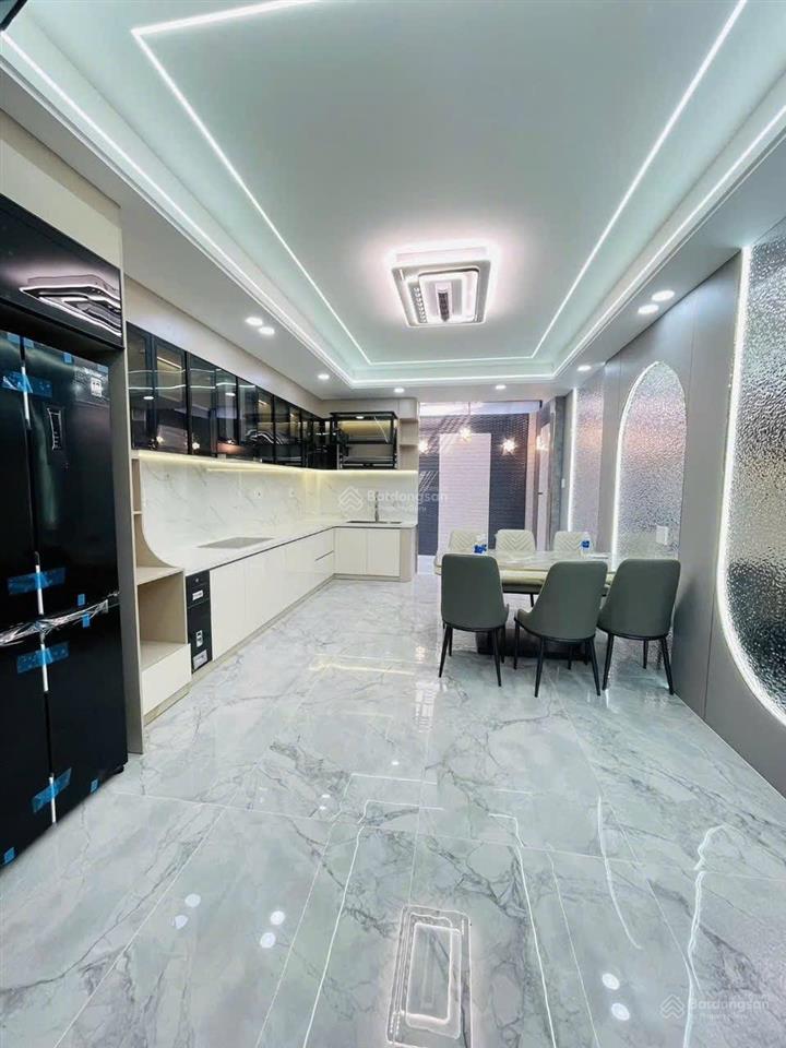 Nhà phố xây mới sau căn mặt tiền đường 8m có lề. dt 4 x18m xây 4 tầng có thang máy lâm thị hố