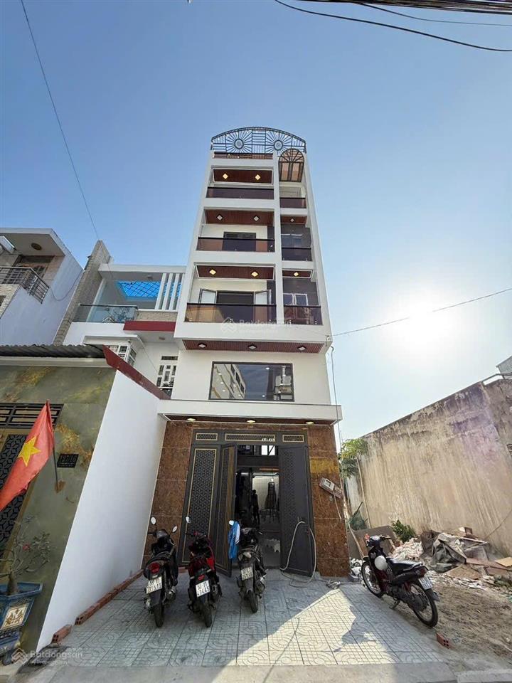Bán nhà mới 5x20m.xây 4 tầng có thang máy hẻm thông lê thị riêng,phường thới an.q12. 0902 702 ***