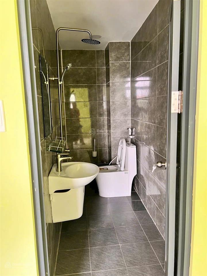 Cho thuê nhà đẹp 5x15m. đúc 5 tấm hẻm 7m. đường lê thị riêng, phường thới an. q12
