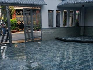 Cho thuê nhà 8x30m, xây 1 tầng có 6 phòng ngủ. mặt tiền đường 10m thông lê thị riêng, q12