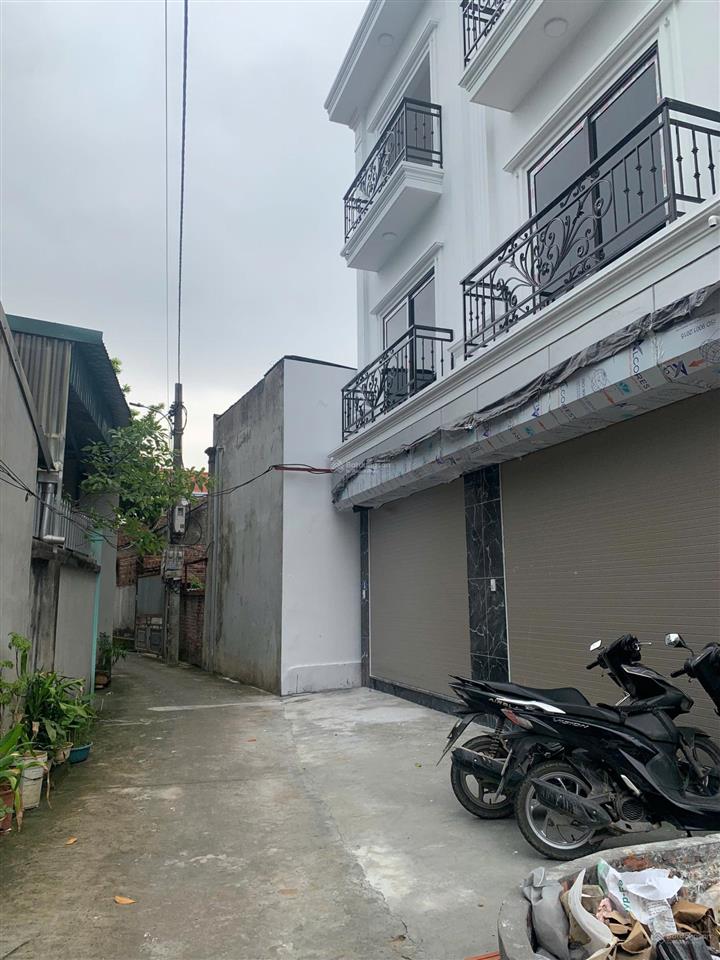 Nhà mới xây 50m2 gần viện nhi sản và qh 3 trường đại học ở quốc oai, giáp các trục đường lớn