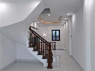 Nhà mới xây 50m2 gần viện nhi sản và qh 3 trường đại học ở quốc oai, giáp các trục đường lớn