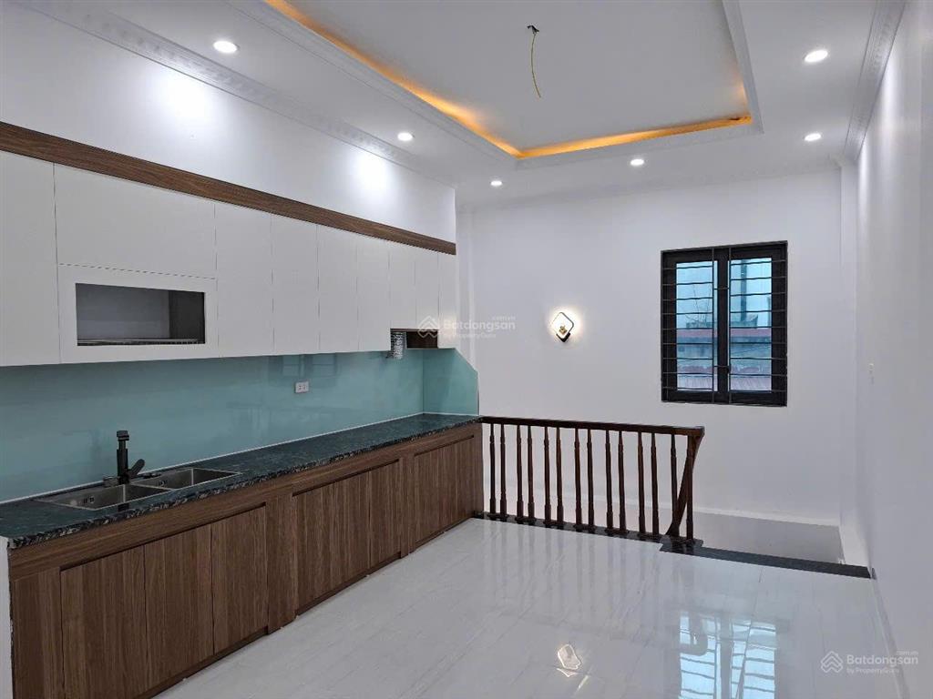 Nhà mới xây 50m2 gần viện nhi sản và qh 3 trường đại học ở quốc oai, giáp các trục đường lớn