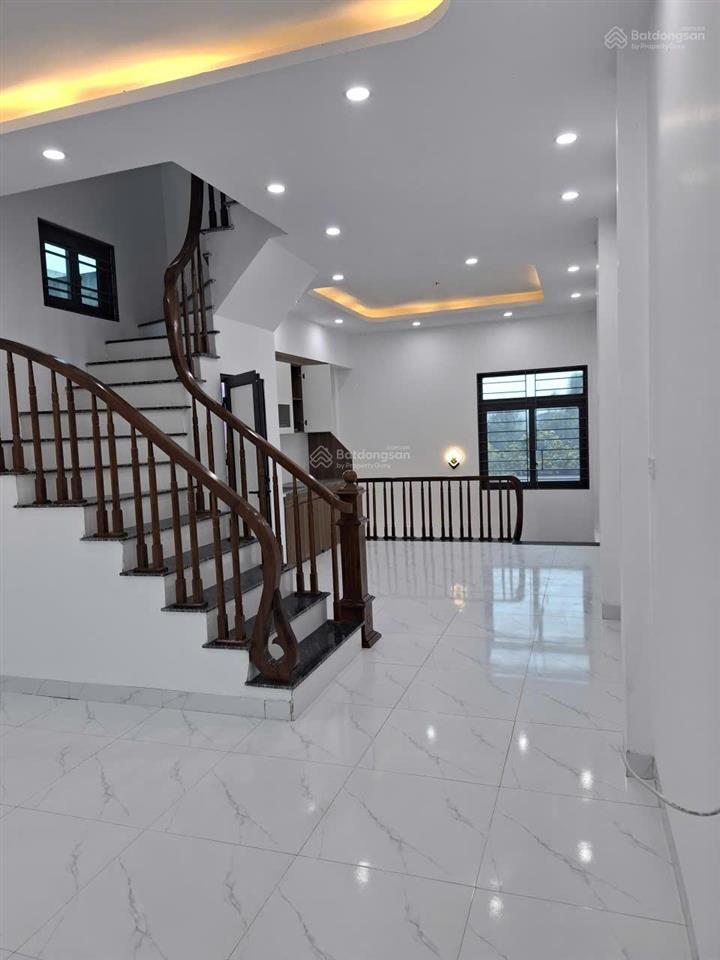 Cần bán nhà mới 4 tầng ô tô đỗ trong nhà ở sài sơn, quốc oai giáp qh 4 trường đại học đón sóng