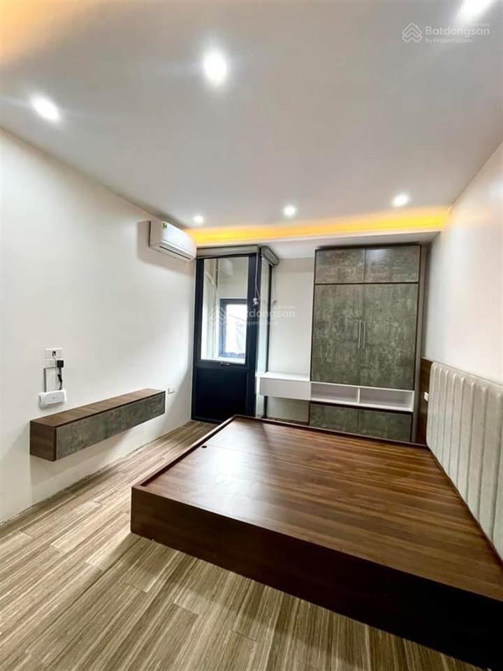 Cần bán toà căn hộ dịch vụ phố giải phóng, mặt ngõ oto tránh, dòng tiền 1.2 tỷ/năm