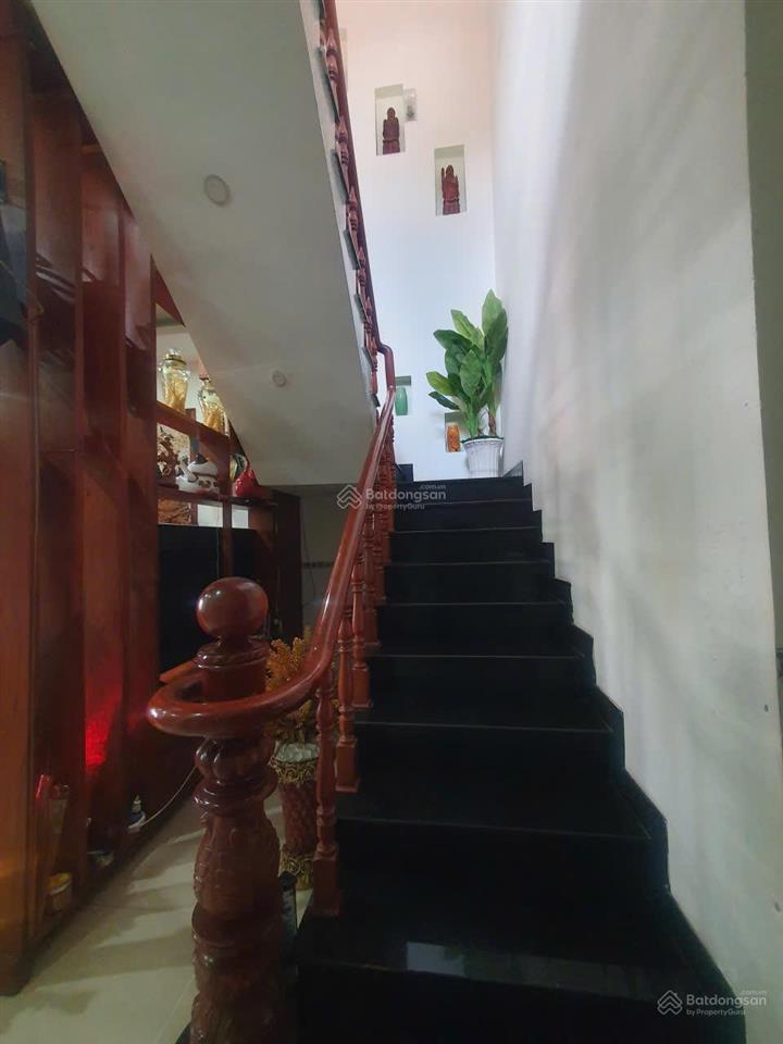 Bán gấp nhà lầu gần ngay siêu thị go tân hiệp!!!