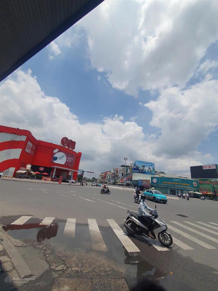 Bán gấp nhà lầu gần ngay siêu thị go tân hiệp!!!