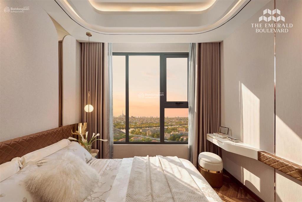 Hàng dkrs căn đẹp. căn hộ vạn phúc city the emerald boulevard. sở hữu 369 tr full nội thất