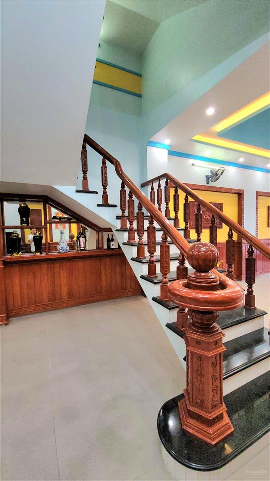 Siêu phẩm nhà 3 tầng ở ngay. hoàn công kdc thành lễ 550. cc charm plaza. trung tâm dĩ an.