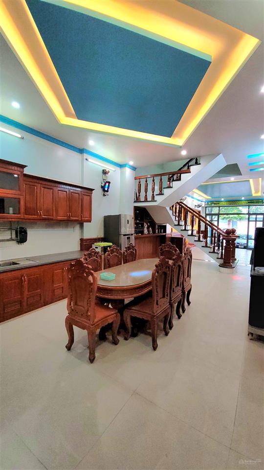 Siêu phẩm nhà 3 tầng ở ngay. hoàn công kdc thành lễ 550. cc charm plaza. trung tâm dĩ an.