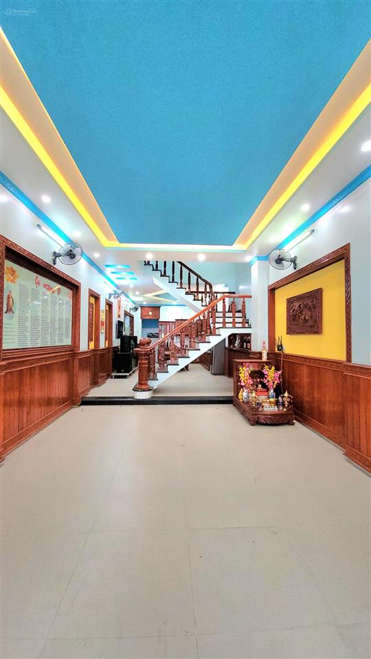 Siêu phẩm nhà 3 tầng ở ngay. hoàn công kdc thành lễ 550. cc charm plaza. trung tâm dĩ an.