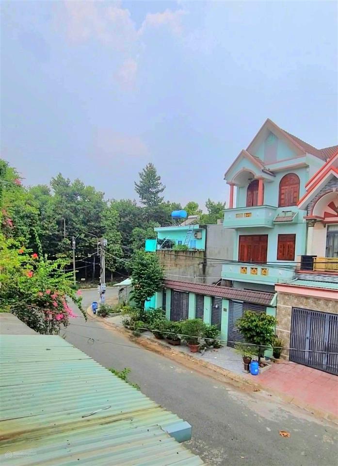 Bán gấp giá rẻ hơn căn cùng trục đường 1,6 tỷ. 2 tầng 100m. gpxd 4 tầng. kdc đà lạt biconsi.