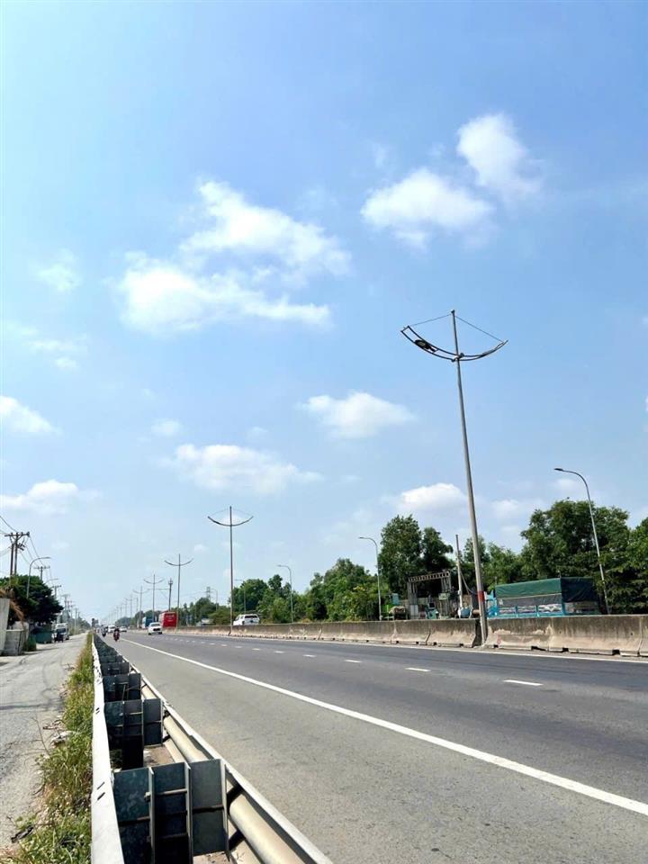 Bom Tấn Gấp bán nhà xưởng mặt tiền Võ Trần Chí Bình Tân 8500m2 dòng tiền 4 tỷ/năm 320 tỷ