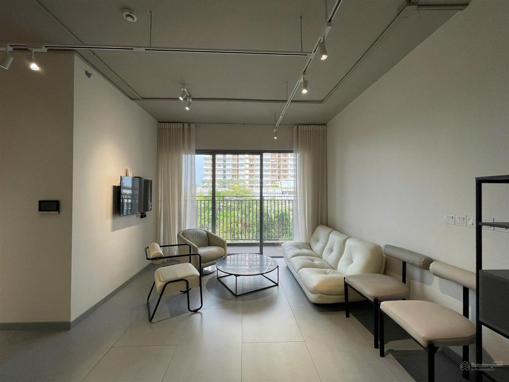 Cho thuê căn hộ celesta rise 3pn 2wc, dt 105m2, full nội thất  mặt tiền nguyễn hữu thọ