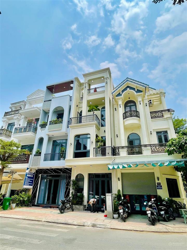 Siêu phẩm nhà phố mặt tiền kinh doanh tại bình dương