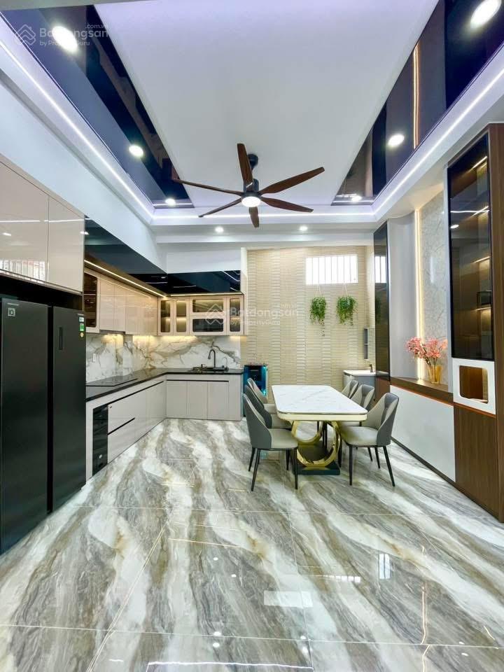 Nhà phố ngang 5m  ngã tư bình chuẩn tp thuận an