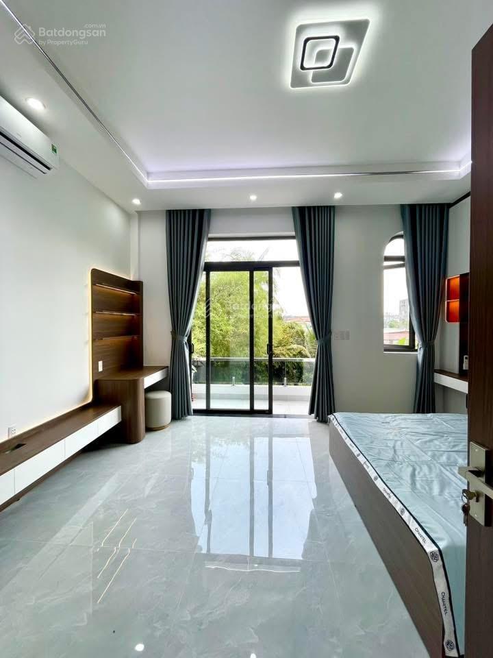 Nhà phố ngang 5m  ngã tư bình chuẩn tp thuận an