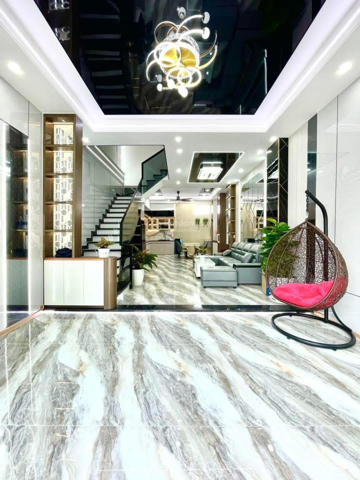 Nhà phố ngang 5m  ngã tư bình chuẩn tp thuận an