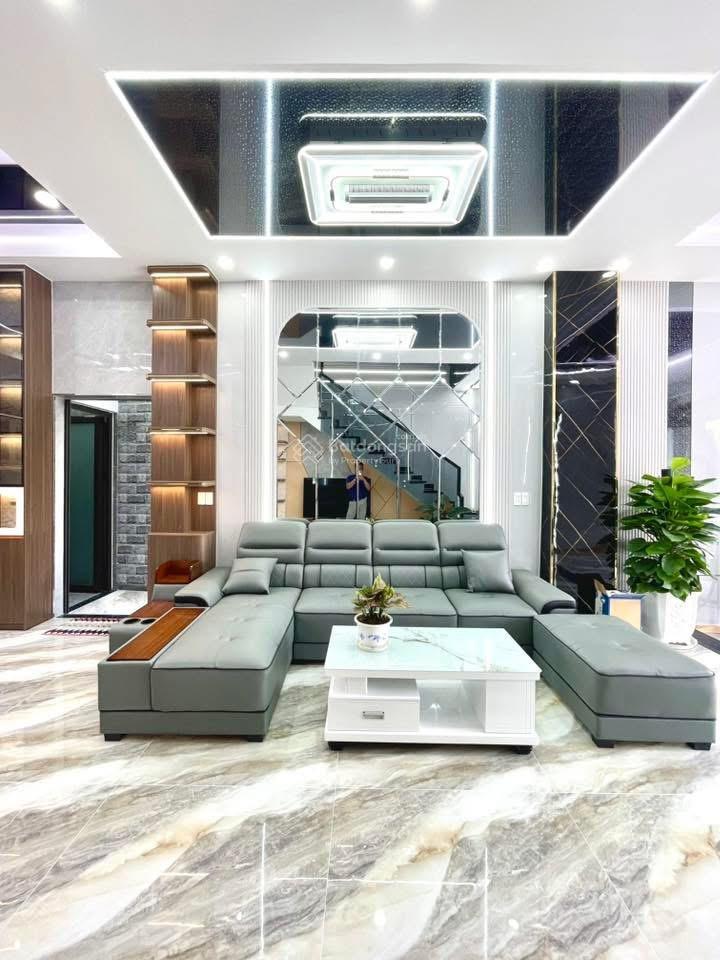 Nhà phố ngang 5m  ngã tư bình chuẩn tp thuận an