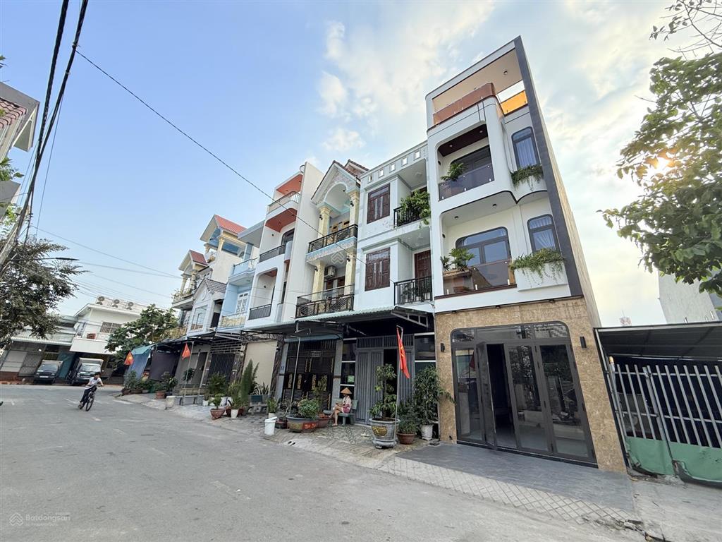 Nhà phố 3 tầng bình dương giáp tp hcm