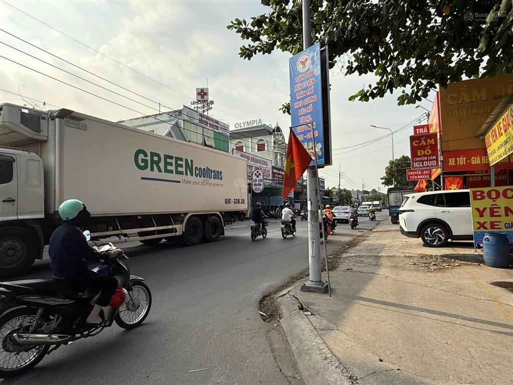 Nhà phố 3 tầng bình dương giáp tp hcm